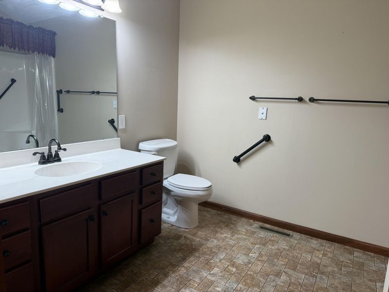 2404 Kensington Drive, Saint Marys, OH 45885 Photo 21