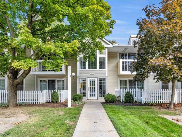 2960 S Bay Drive , Unit J10, Westlake, OH 44145