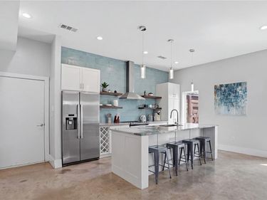180 S Cisco Street, Dallas, TX 75246