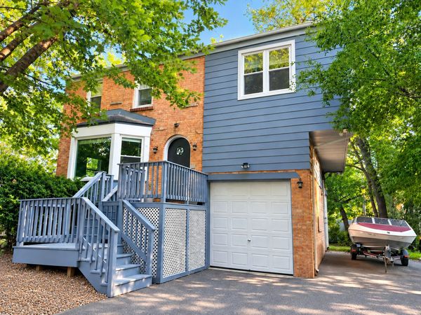 26705 N Circle Drive, Mundelein, IL 60060