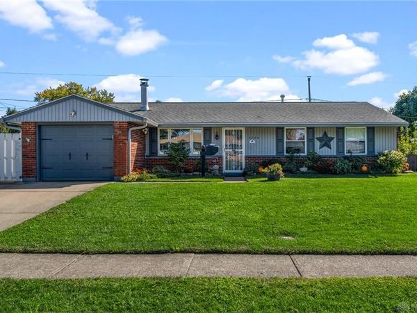 7720 Stonesboro Drive, Huber Heights, OH 45424
