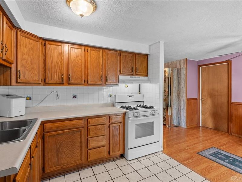 7720 Stonesboro Drive, Huber Heights, OH 45424 Photo 14