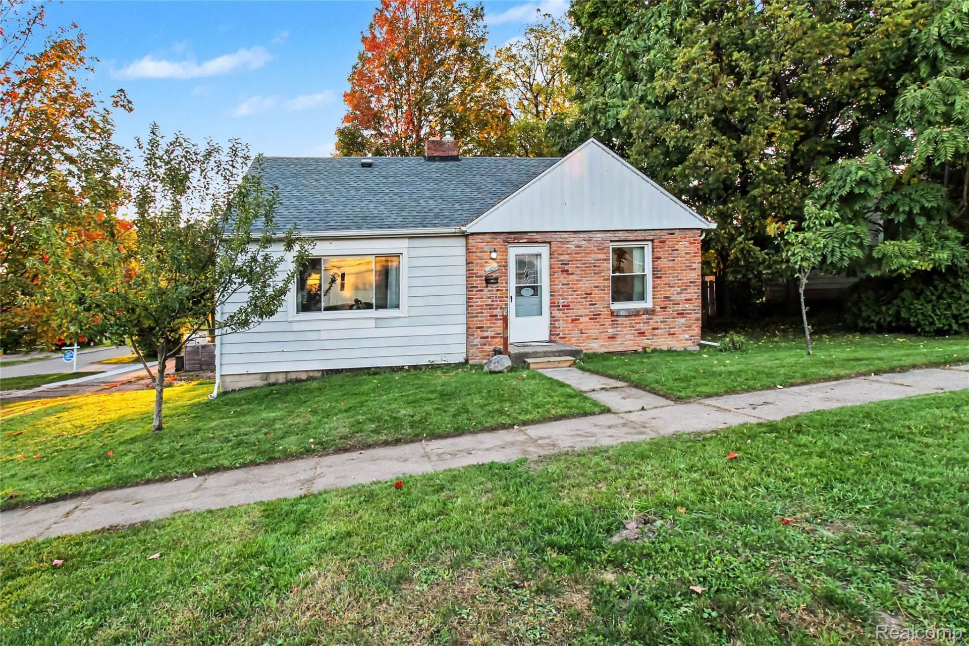 301 N East Street, Fenton, Mi 48430 Main Photo