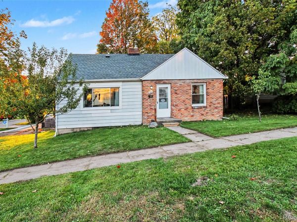 301 N East Street, Fenton, Mi 48430