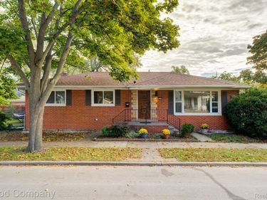 204 Edgewood Place, Ferndale, Mi 48220