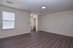 111 Peach Circle photo 4