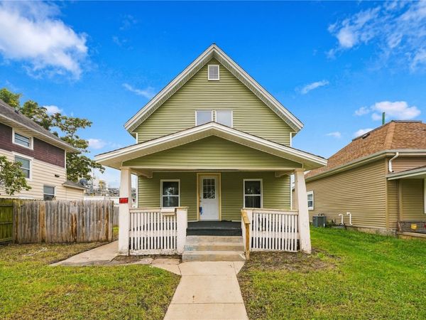 828 10Th St, Cedar Rapids, IA 52406