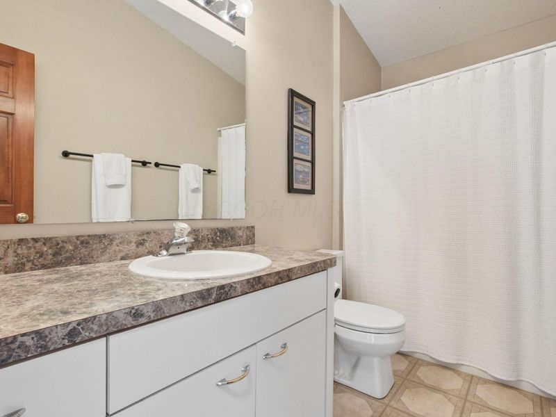 1200 E Choctaw Drive , London, OH 43140 Photo 26