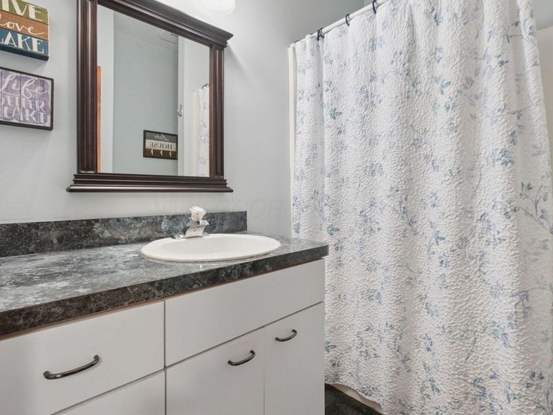 1200 E Choctaw Drive , London, OH 43140 Photo 32