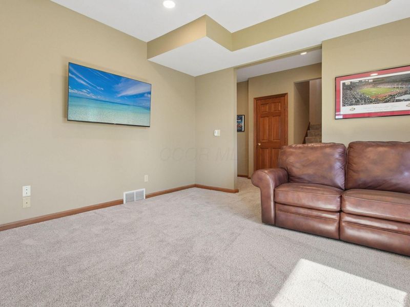 1200 E Choctaw Drive , London, OH 43140 Photo 34
