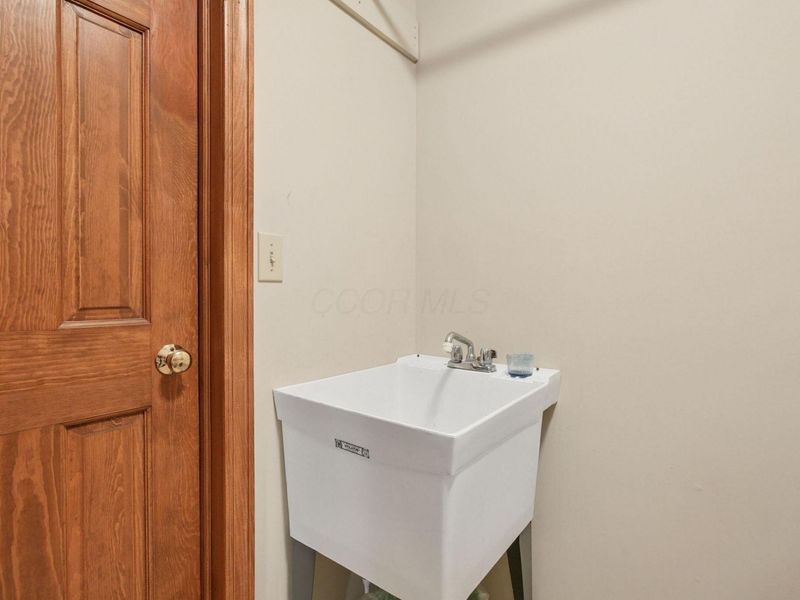 1200 E Choctaw Drive , London, OH 43140 Photo 72