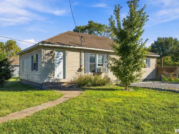 602 ORCHARD Street, West Frankfort, IL 62896