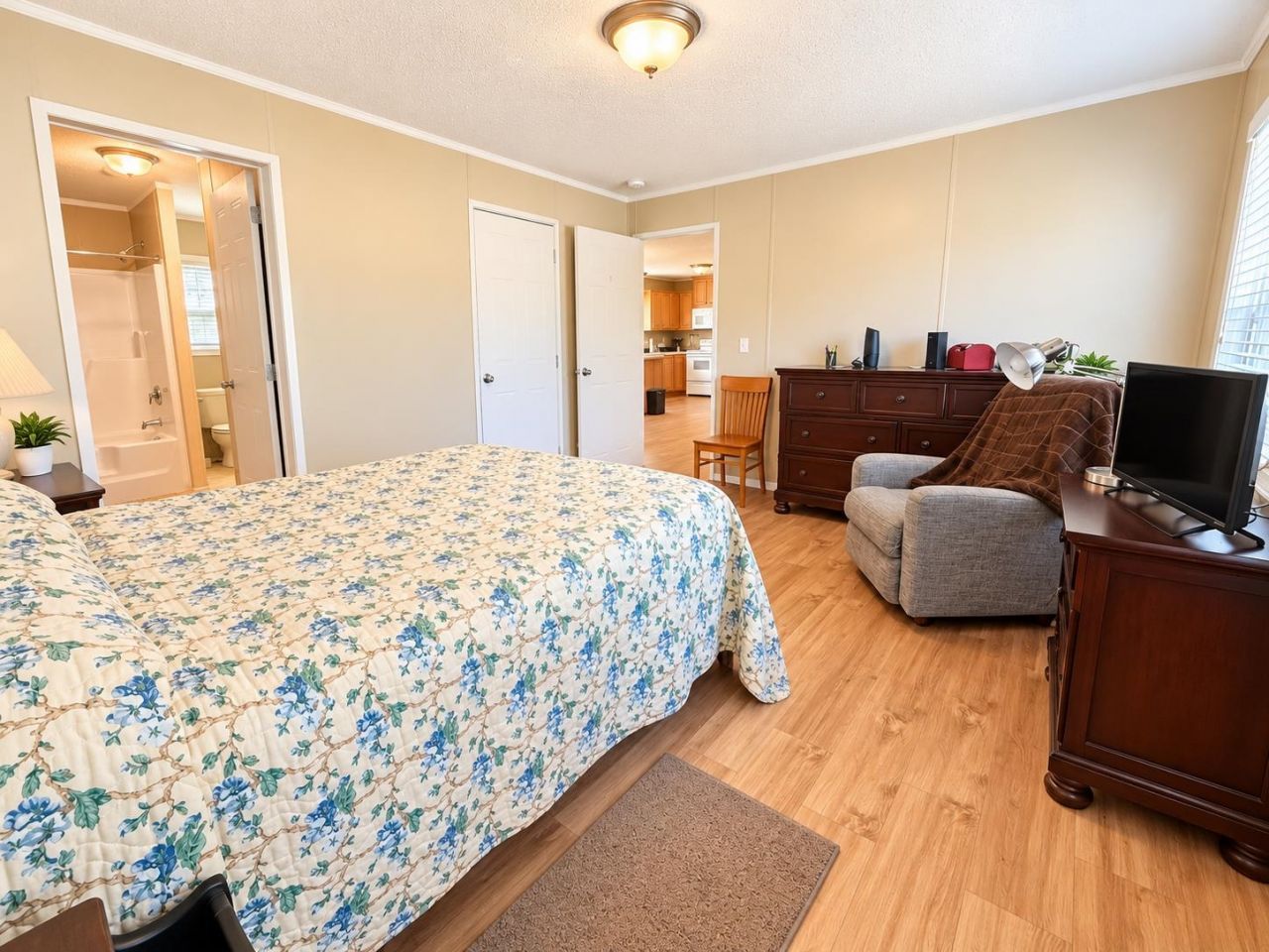 3821 Highway 1008 Photo 13