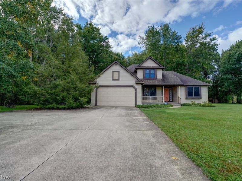 111 Squires Court, South Amherst, OH 44001 Photo 3