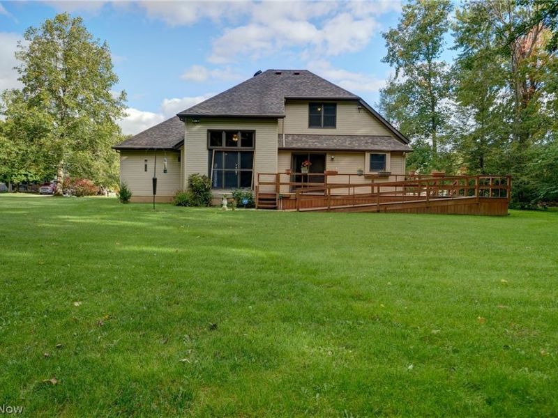 111 Squires Court, South Amherst, OH 44001 Photo 8