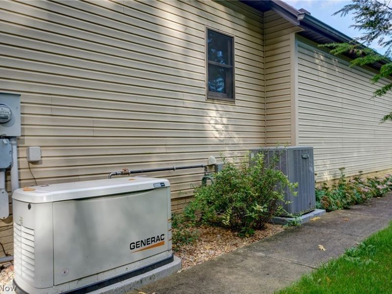 111 Squires Court, South Amherst, OH 44001 Photo 9