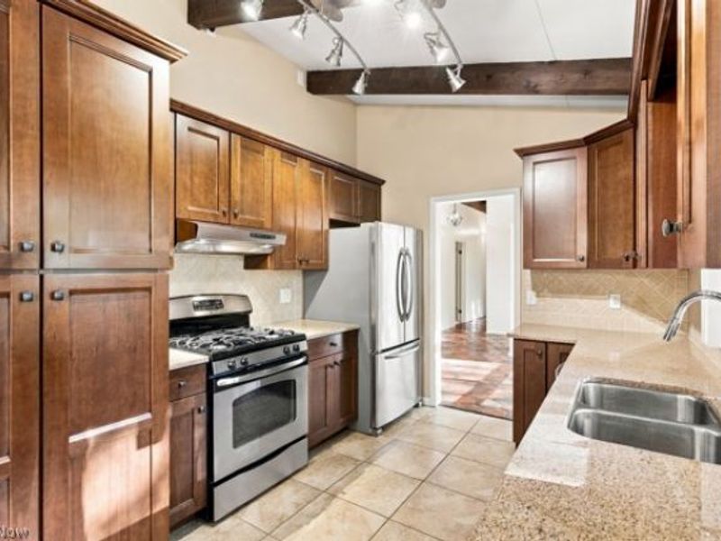 17079 Cats Den Road, Chagrin Falls, OH 44023 Photo 11