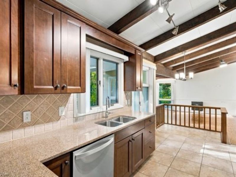 17079 Cats Den Road, Chagrin Falls, OH 44023 Photo 9