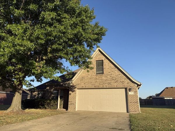 905 Rue Royale Drive, Marion, AR 72364