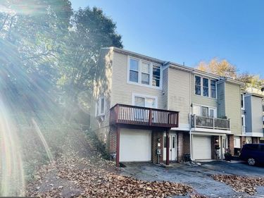 800 JOAN TERRACE, READING, PA 19611