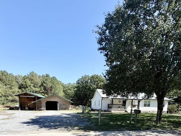 220 Moore Circle Rd NW, Charleston, TN 37310
