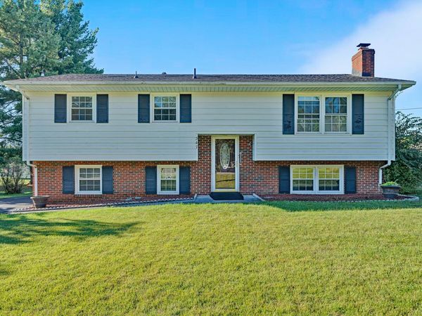 347 Howard DR , Salem, VA 24153