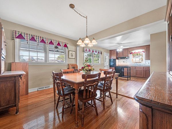 347 Howard DR, Salem, VA 24153