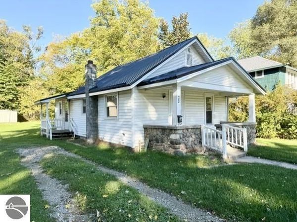 422 Rockingham Avenue, Alma, MI 48801