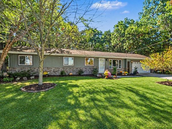 8984 13 Mile Road NE, Rockford, MI 49341