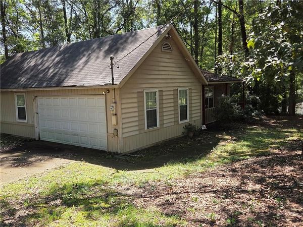 1916 Woods Court , Riverdale, GA 30296