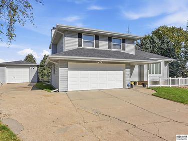10632 M Street, Omaha, NE 68127