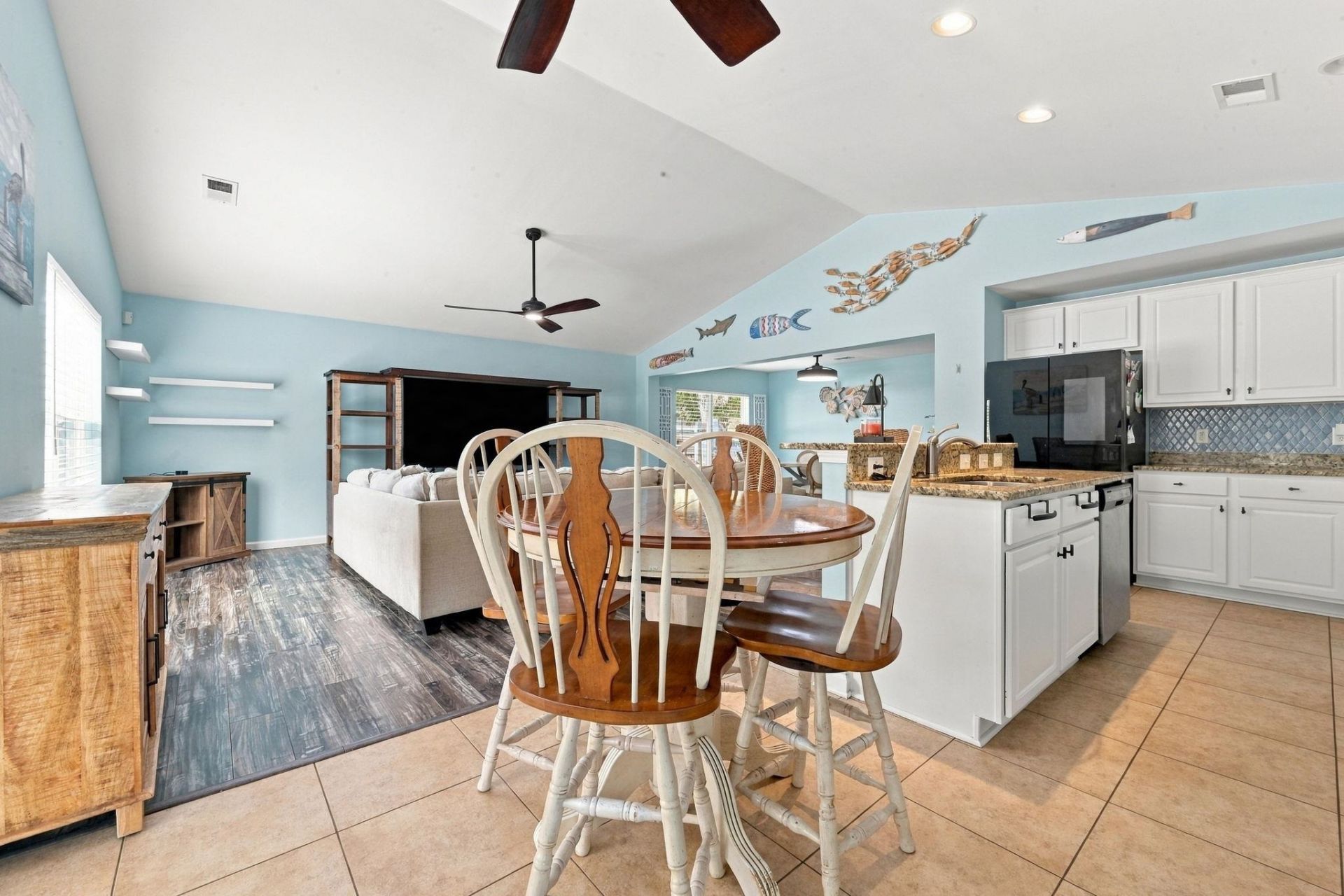 869 Bonita Loop Photo 12