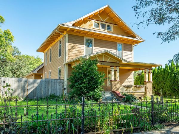615 N 1st Avenue, Winterset, IA 50273