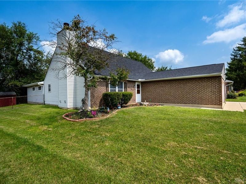 6109 Little Creek Court, Huber Heights, OH 45424 Photo 2