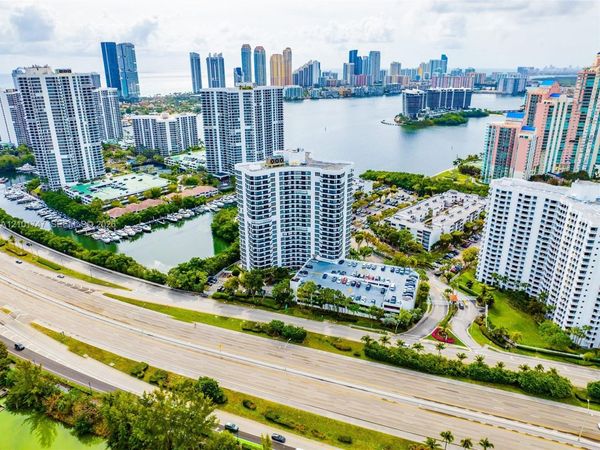 3400 NE 192 ST , Unit 1905, Aventura, FL 33180