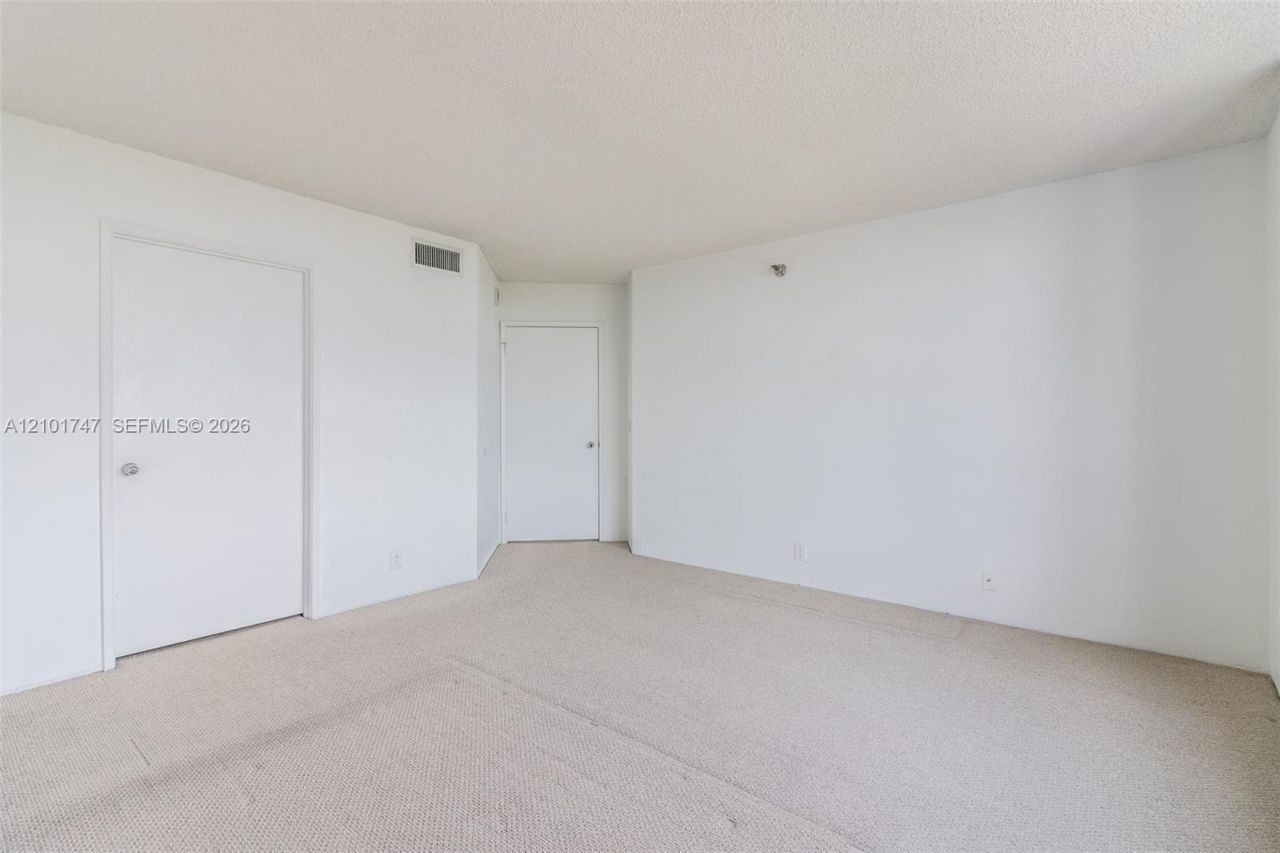3400 NE 192 St , Unit 1905, Aventura, FL 33180 Photo