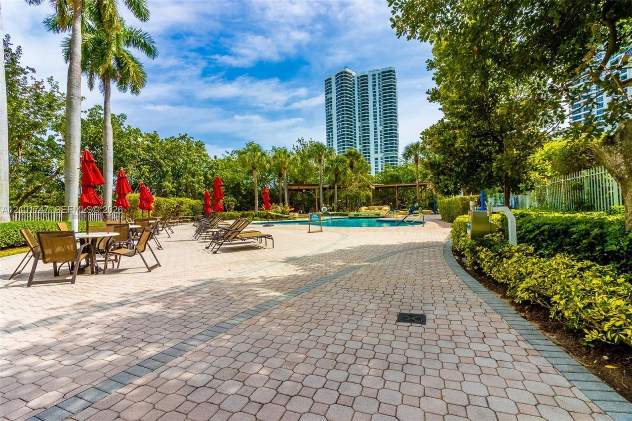 3400 NE 192 St , Unit 1905, Aventura, FL 33180 Photo