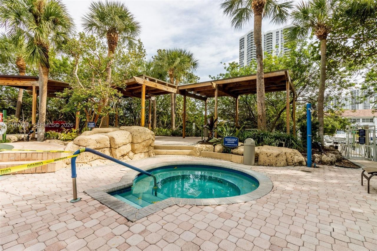3400 NE 192 St , Unit 1905, Aventura, FL 33180 Photo