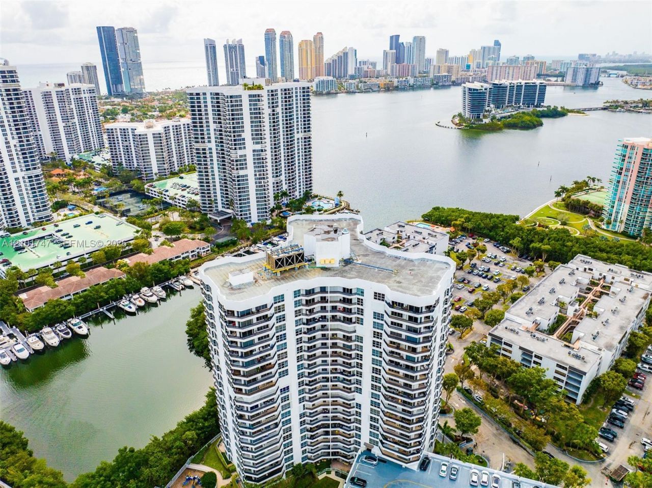3400 NE 192 St , Unit 1905, Aventura, FL 33180 Photo