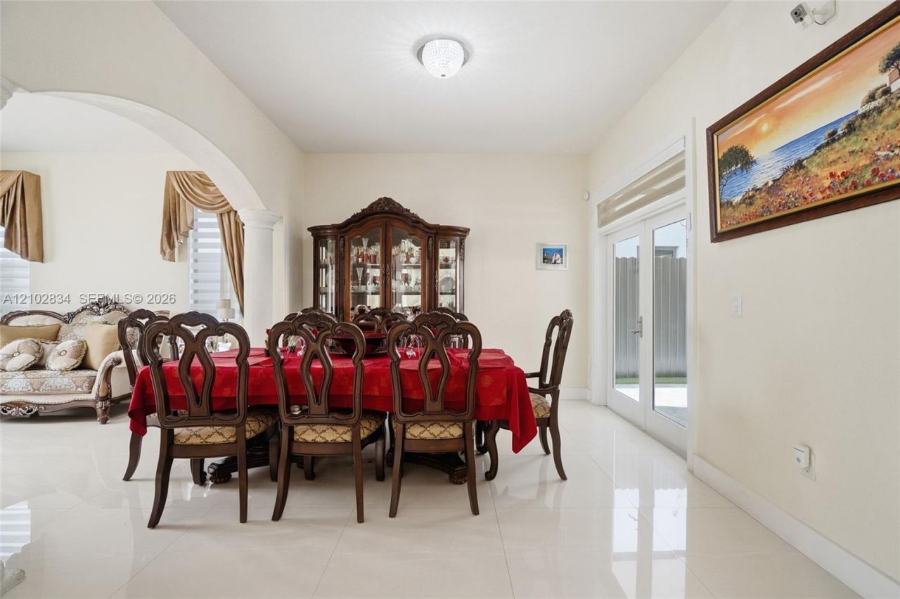 18112 NW 91st Ct, Hialeah, FL 33018 Photo