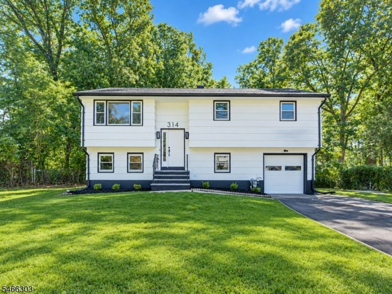 314 8th St, Piscataway, NJ 08854 Main Photo