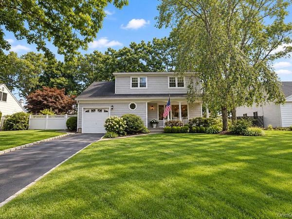 25 Dellmarie Lane , Nesconset, NY 11767