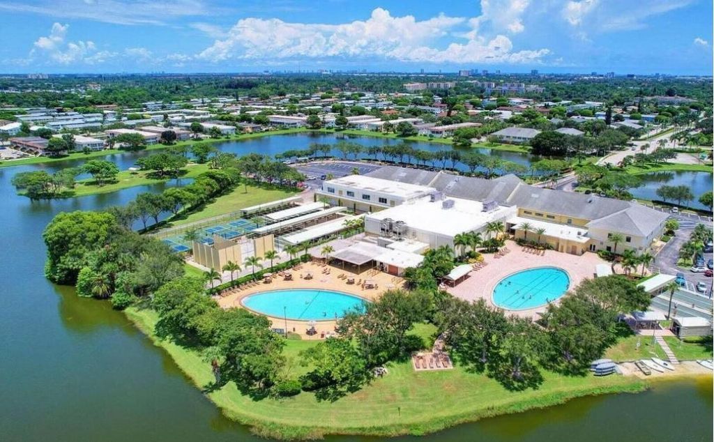 85 Kingswood E, West Palm Beach, FL 33417 Photo