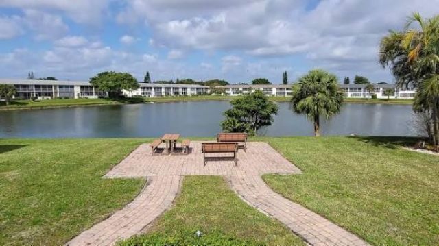 85 Kingswood E, West Palm Beach, FL 33417 Photo