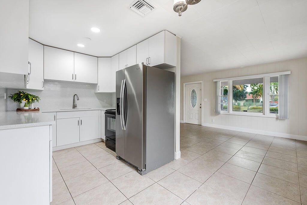 719 Summit Boulevard, West Palm Beach, FL 33405 Photo