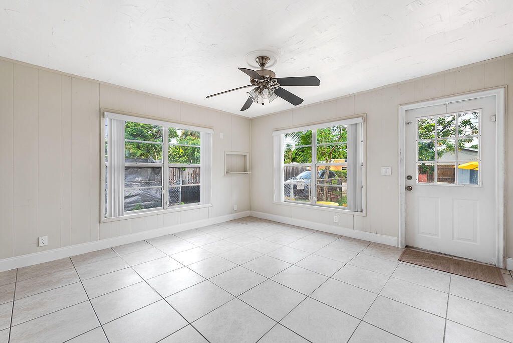 719 Summit Boulevard, West Palm Beach, FL 33405 Photo