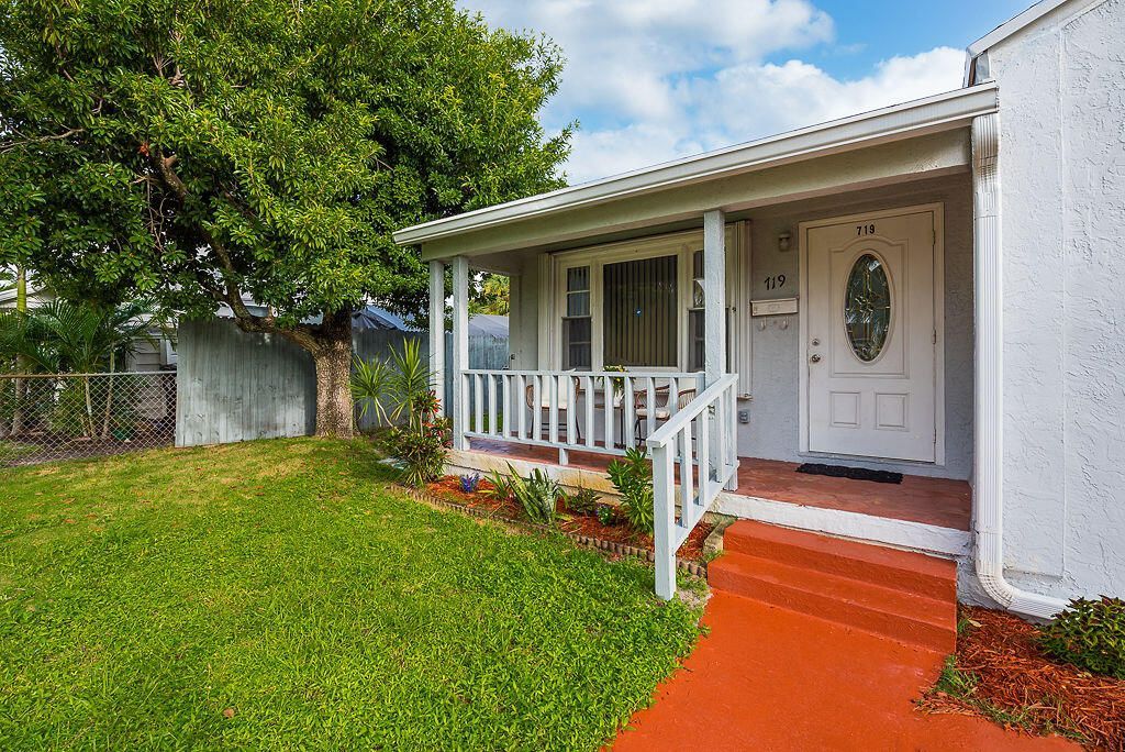 719 Summit Boulevard, West Palm Beach, FL 33405 Photo