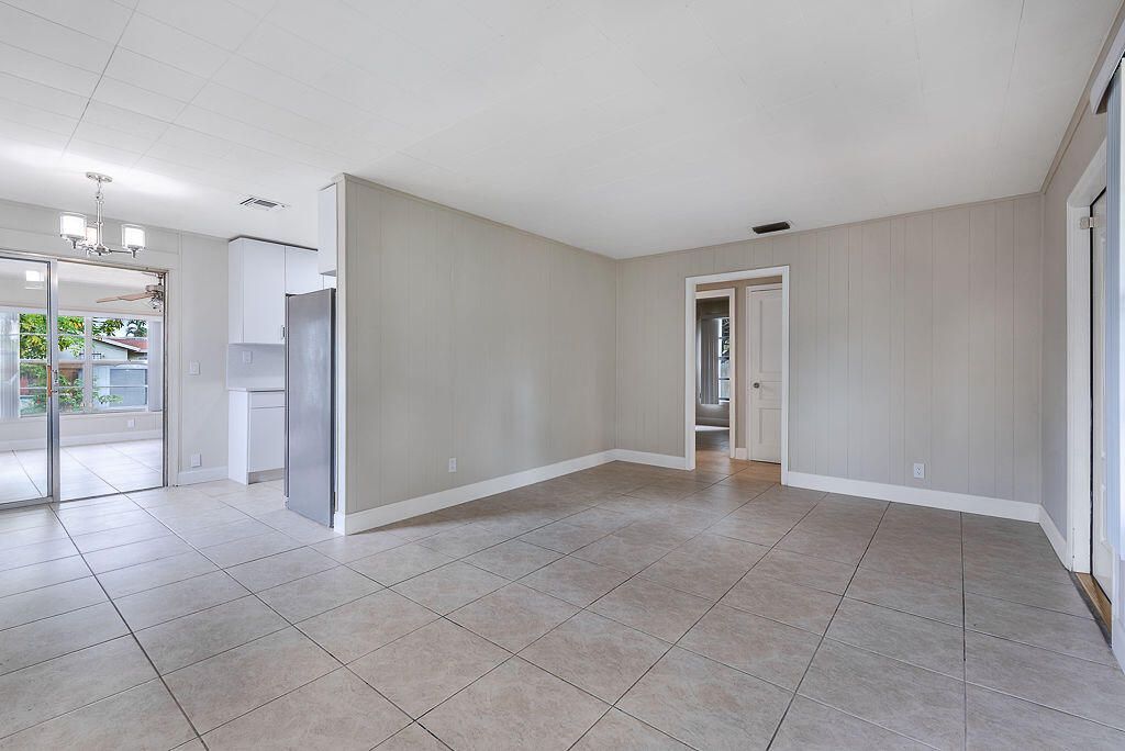 719 Summit Boulevard, West Palm Beach, FL 33405 Photo