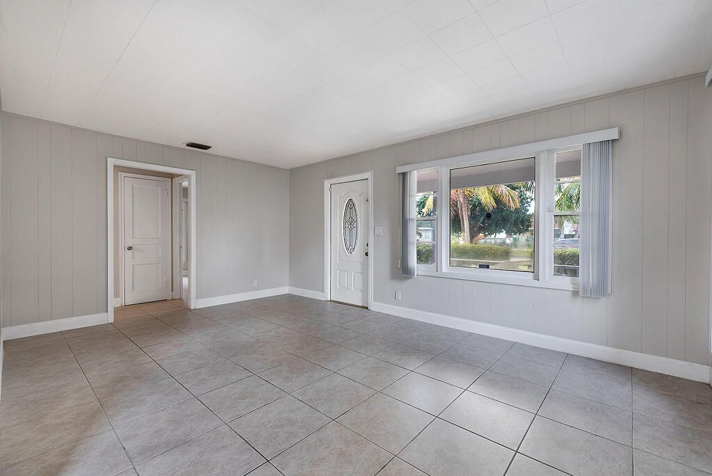 719 Summit Boulevard, West Palm Beach, FL 33405 Photo