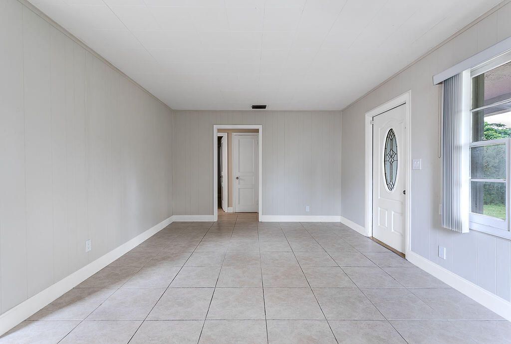 719 Summit Boulevard, West Palm Beach, FL 33405 Photo